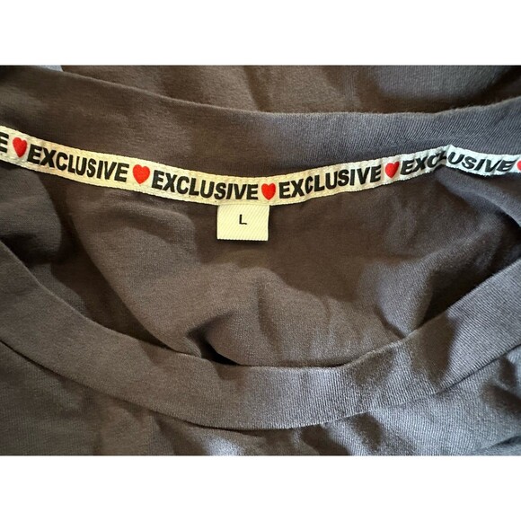 Exclusive Brand Gray Graphic T-shirt  BE KIND Sign Language Woke Woman’s Sz L - Picture 5 of 6